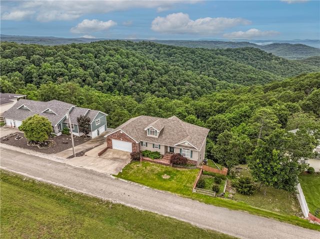 17 La Costa Drive, Holiday Island, AR 72631