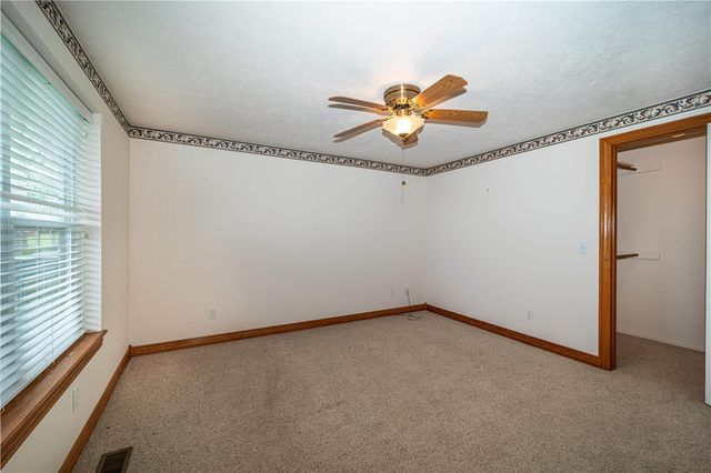 17 La Costa Drive, Holiday Island, AR 72631