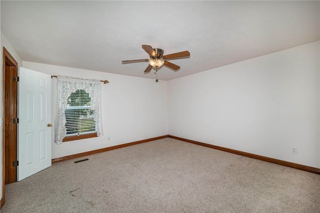 17 La Costa Drive, Holiday Island, AR 72631