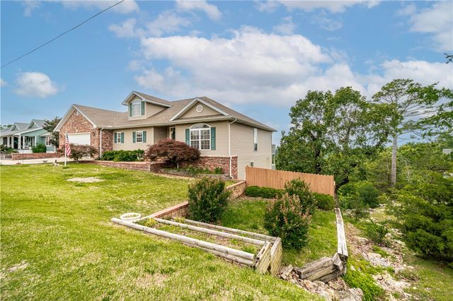 17 La Costa Drive, Holiday Island, AR 72631