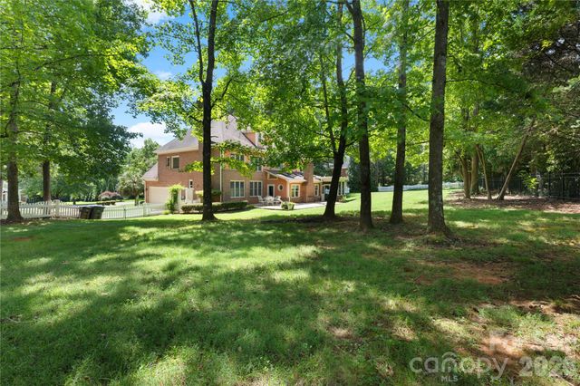 6041 Bluebird Hill Lane, Matthews, NC 28104