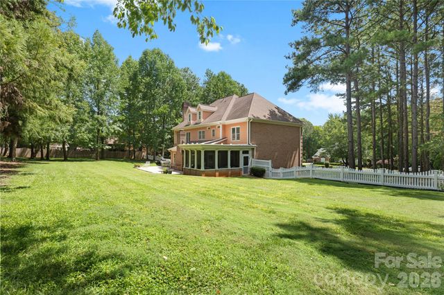 6041 Bluebird Hill Lane, Matthews, NC 28104