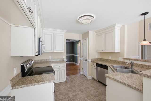 208 Stonington Drive, Mount Airy, GA 30563