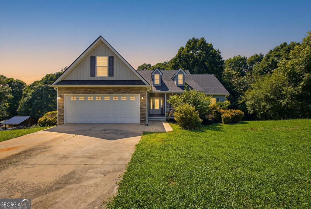 208 Stonington Drive, Mount Airy, GA 30563