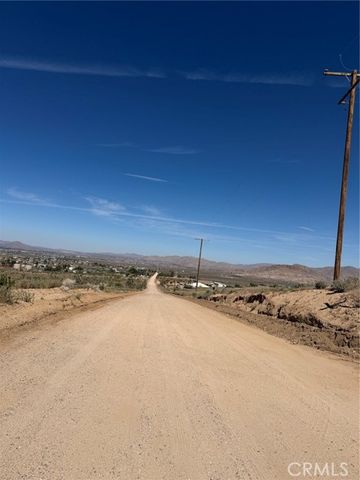 1 Japatul Rd, Apple Valley, CA 92308