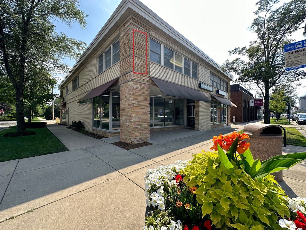 7001 W North Avenue, Oak Park, IL 60302