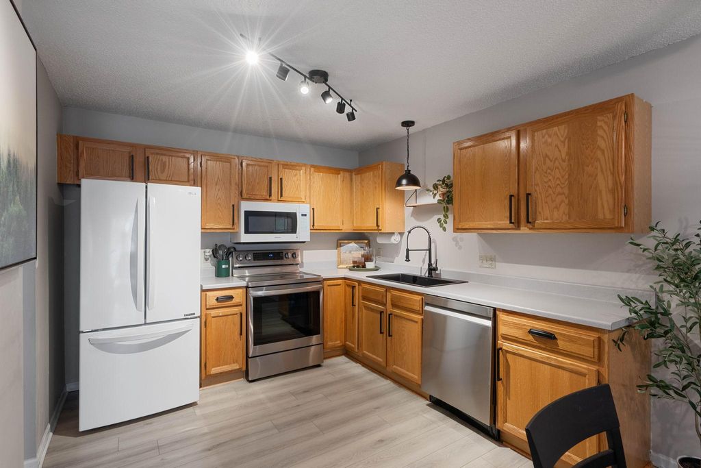 1082 5th Street SE, Forest Lake, MN 55025 — photo 3
