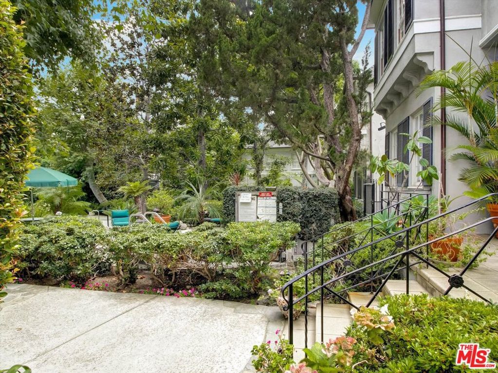 1327 N Hayworth Avenue, West Hollywood, CA 90046 — photo 5