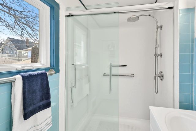 2719 E Locust STREET, Milwaukee, WI 53211