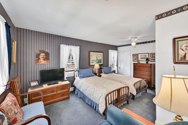 2719 E Locust STREET, Milwaukee, WI 53211