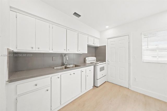 1172 NW 64th St 1172, Miami, FL 33150