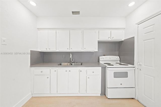 1172 NW 64th St 1172, Miami, FL 33150