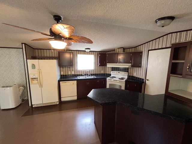 1298 Mullins Cove Road, Whitwell, TN 37397