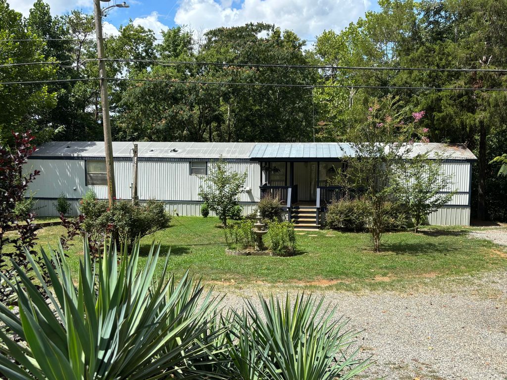 1298 Mullins Cove Road, Whitwell, TN 37397