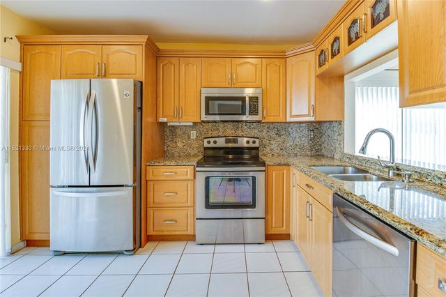 6343 W Pinehurst Circle W D36, Tamarac, FL 33321