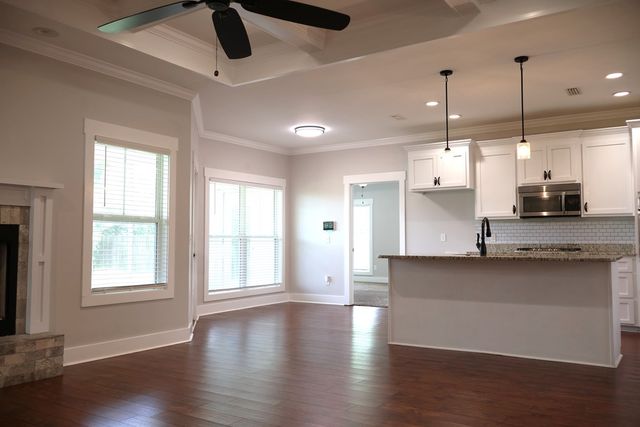 202 Cabrio Way, Headland, AL 36345