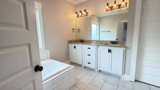 202 Cabrio Way, Headland, AL 36345