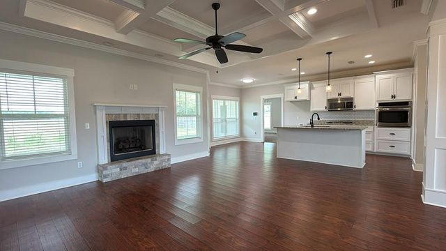 202 Cabrio Way, Headland, AL 36345