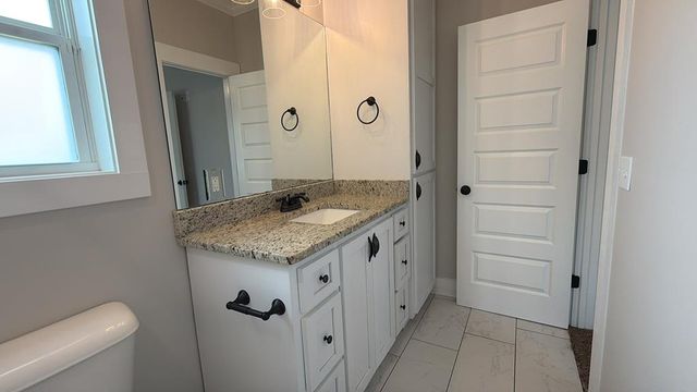 202 Cabrio Way, Headland, AL 36345