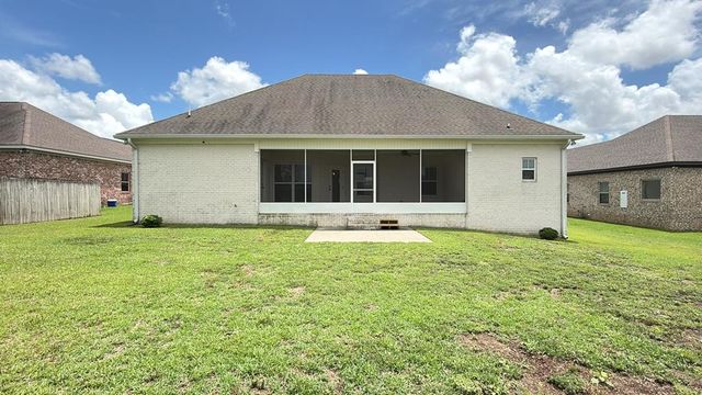 202 Cabrio Way, Headland, AL 36345