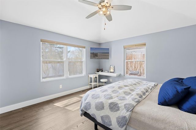 24 Woodridge Road, Hampton Bays, NY 11946