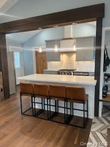 24 Woodridge Road, Hampton Bays, NY 11946