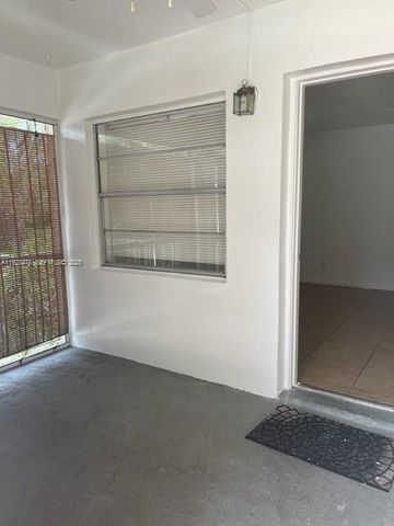 133 SE 4th Ave 6, Hallandale Beach, FL 33009