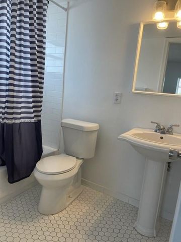 133 SE 4th Ave 6, Hallandale Beach, FL 33009