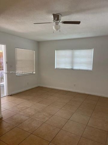 133 SE 4th Ave 6, Hallandale Beach, FL 33009