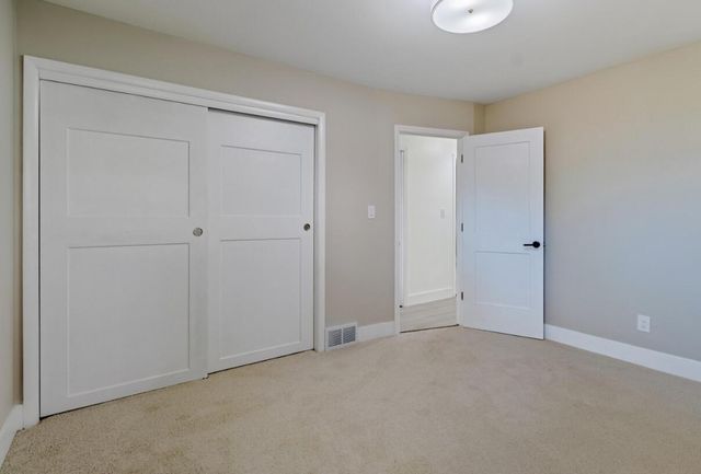 1215 S 91st STREET, West Allis, WI 53214