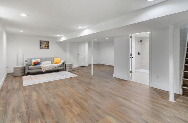 1215 S 91st STREET, West Allis, WI 53214