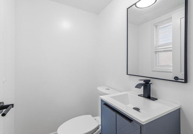 1215 S 91st STREET, West Allis, WI 53214