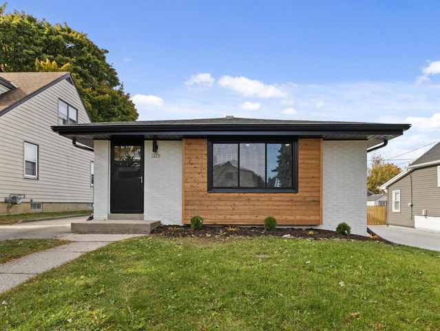 1215 S 91st STREET, West Allis, WI 53214