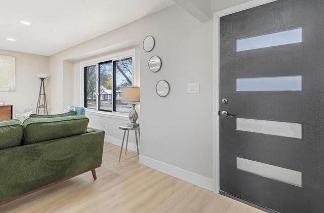 1215 S 91st STREET, West Allis, WI 53214