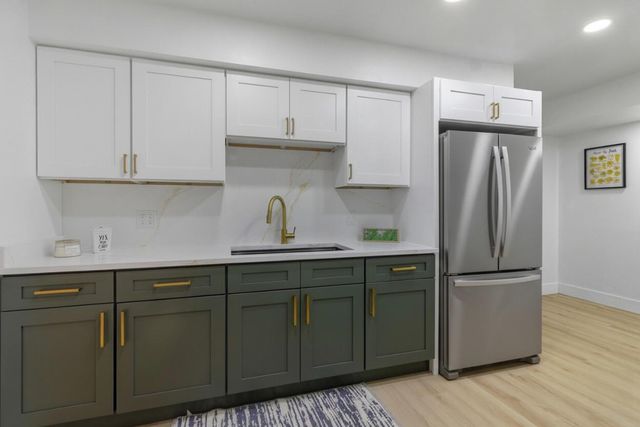 1215 S 91st STREET, West Allis, WI 53214