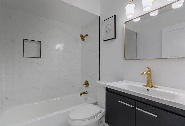 1215 S 91st STREET, West Allis, WI 53214