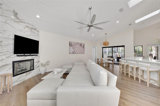 5361 SIESTA CT, Sarasota, FL 34242