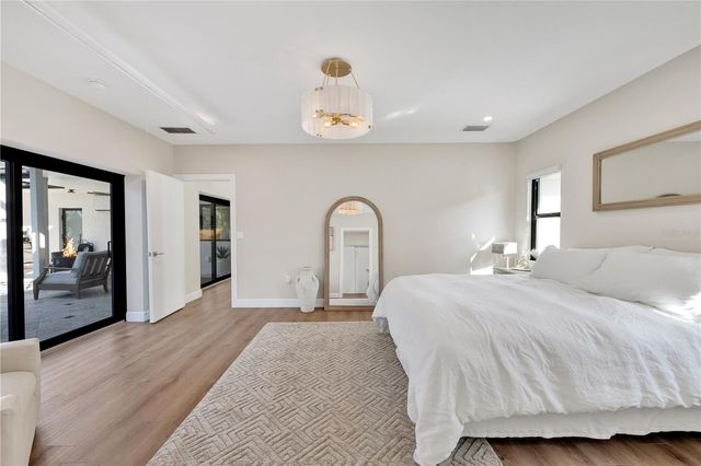 5361 SIESTA CT, Sarasota, FL 34242