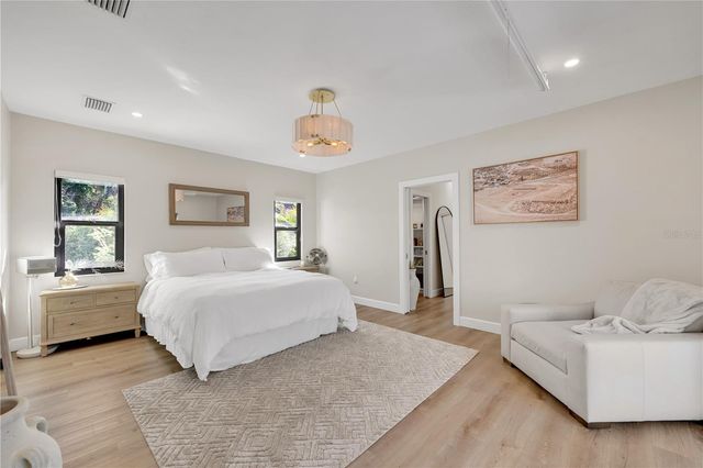 5361 SIESTA CT, Sarasota, FL 34242