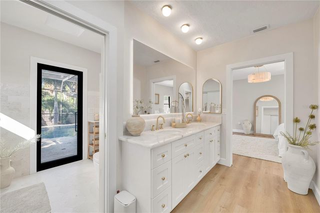 5361 SIESTA CT, Sarasota, FL 34242