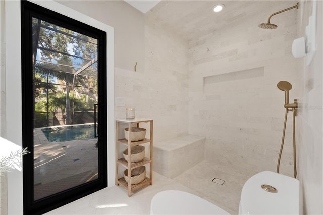 5361 SIESTA CT, Sarasota, FL 34242