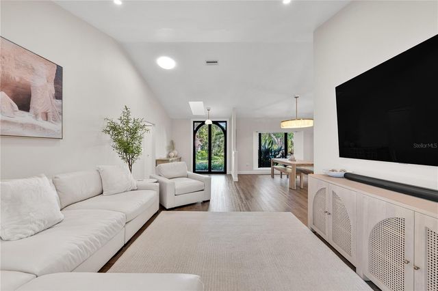 5361 SIESTA CT, Sarasota, FL 34242