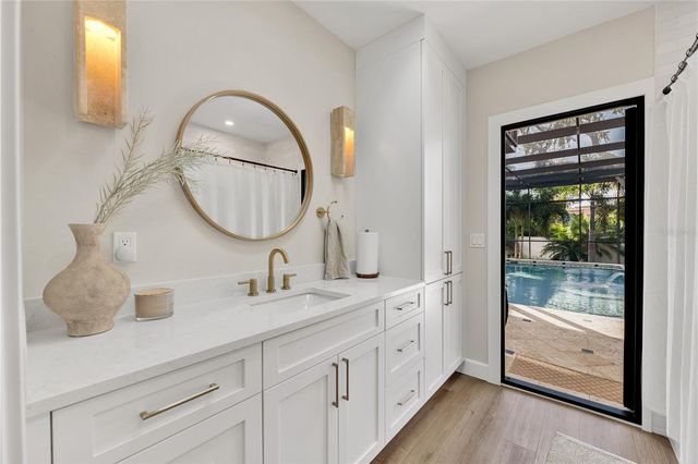 5361 SIESTA CT, Sarasota, FL 34242