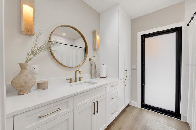 5361 SIESTA CT, Sarasota, FL 34242