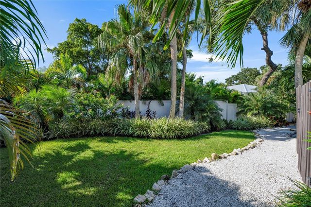 5361 SIESTA CT, Sarasota, FL 34242