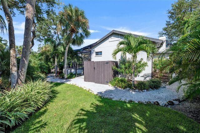 5361 SIESTA CT, Sarasota, FL 34242