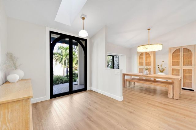 5361 SIESTA CT, Sarasota, FL 34242