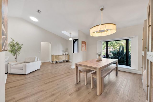 5361 SIESTA CT, Sarasota, FL 34242