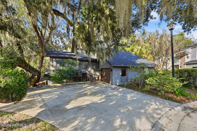 3526 BRIDGEWOOD Drive, Jacksonville, FL 32277