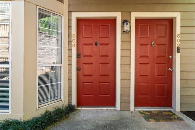 808 Riverview Drive SE, Marietta, GA 30067